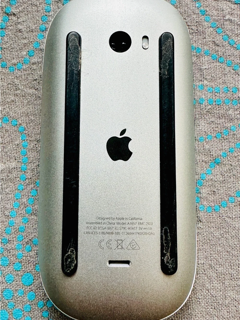 Apple Magic Mouse 2 Silver White Wireless Bluetooth Mac Rechargeable A1657 Clean